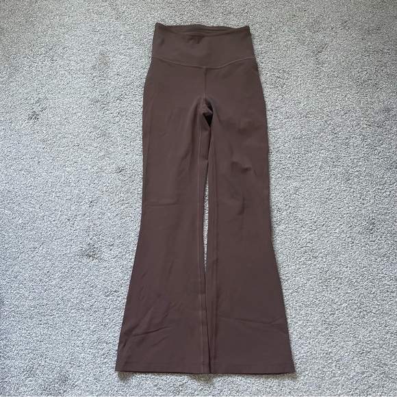SOLD — Lululemon Groove Super-High-Rise Flared Pant NuluRegular - Picture 2 of 7